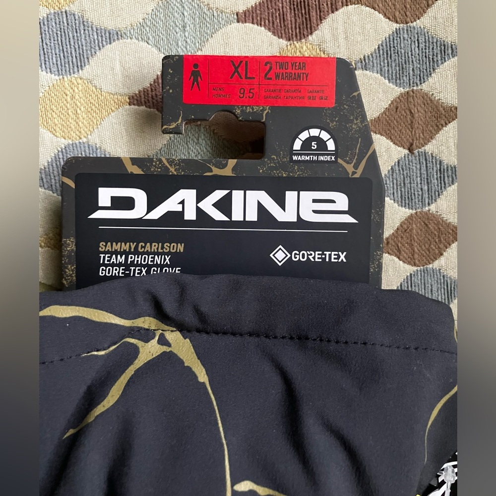 Dakine Team Phoenix Gore-Tex Gloves Sammy Carlson Men’s XL 9.5; BRAND NEW